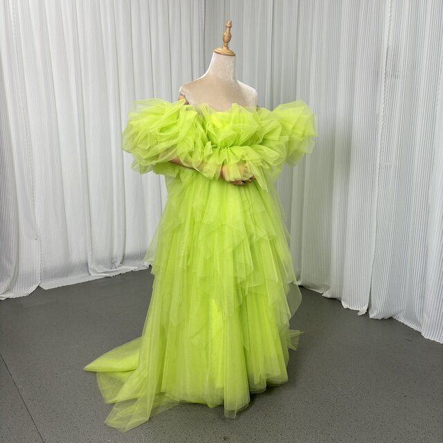 華やか カラードレス ミントグリーン フリル袖 胸元フリル デザイン感