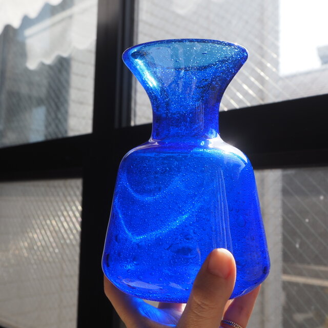 気泡輝く青い花瓶＊北欧＊エリックホグランのフラワーベース｜BODA