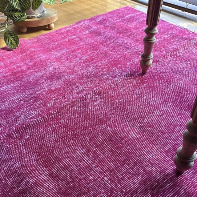 レア106×205ビビッドピンクオーバーダイ　ワンカラー　トルコヴィンテージラグ レア106×205ビビッドピンクオーバーダイ ワンカラー トルコ
