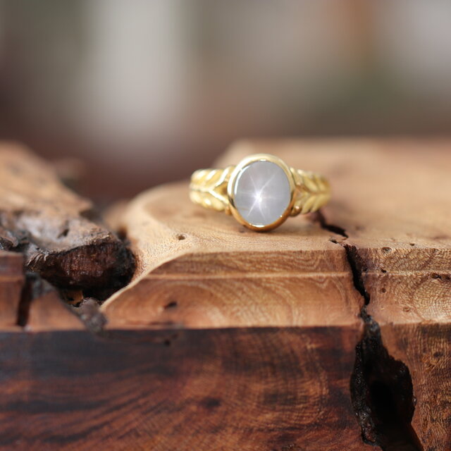 ホワイトスターサファイアリング【K18】 | iichi 日々の暮らしを