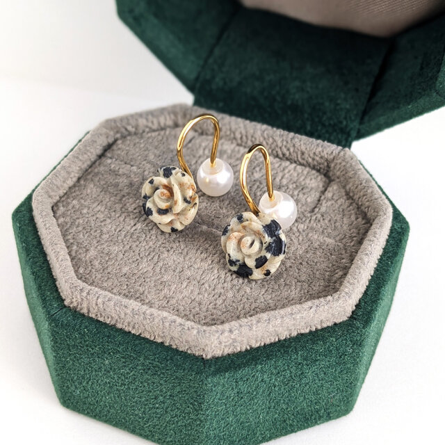 No130◆天然石ピアス♡サンストーン♡ゴールドルチル♡ワイヤー薔薇 No130◇天然石ピアス♡サンストーン♡ゴールドルチル♡ワイヤー薔薇