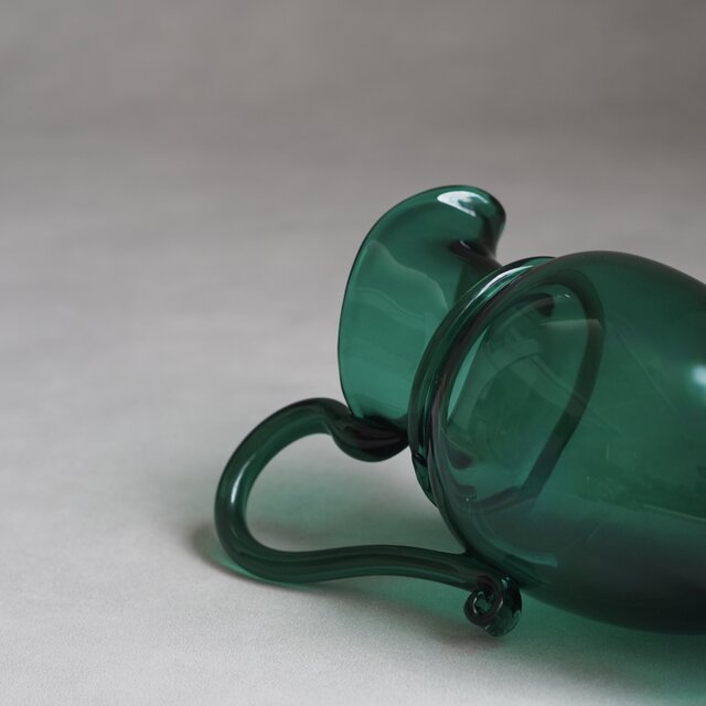 ガラス　角　ピッチャー　ハンドメイド　グリーン　希少　ヴィンテージ　工芸品 ガラス 角 ピッチャー ハンドメイド グリーン 希少 ヴィンテージ 工芸品