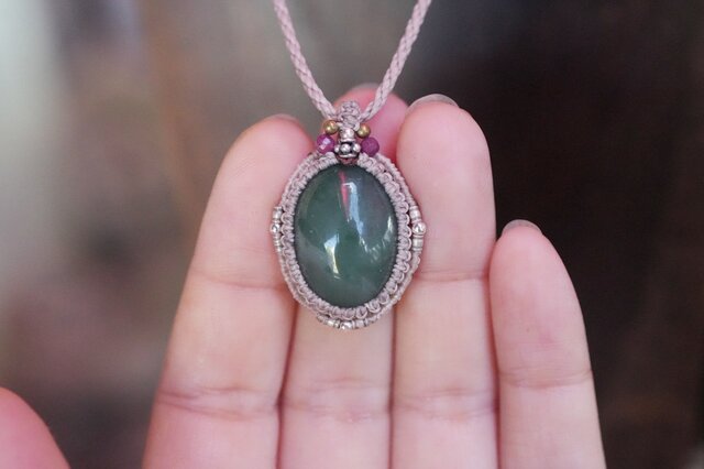 深い緑ミャンマーJede☆翡翠☆ マクラメネックレス1952 | iichi 日々の