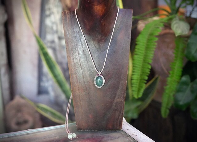 深い緑ミャンマーJede☆翡翠☆ マクラメネックレス1952 | iichi 日々の