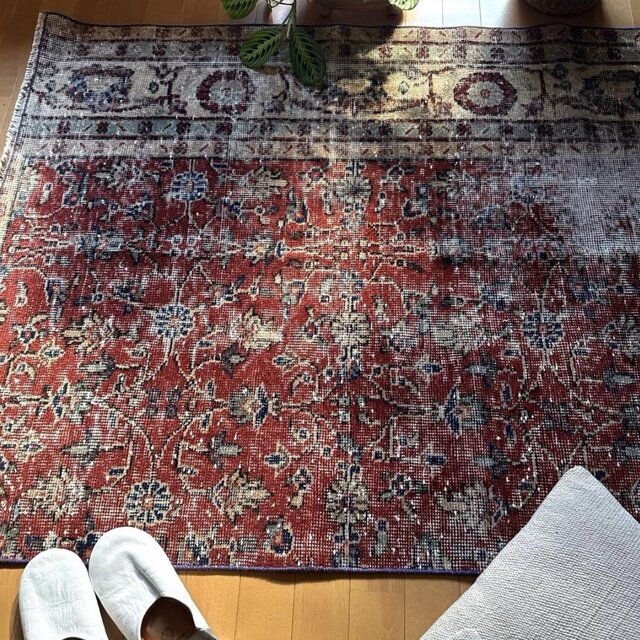 104×154 深みある赤色のボタニカル柄 擦れシャビー トルコヴィンテージ