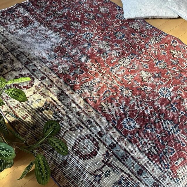 104×154 深みある赤色のボタニカル柄 擦れシャビー トルコヴィンテージ