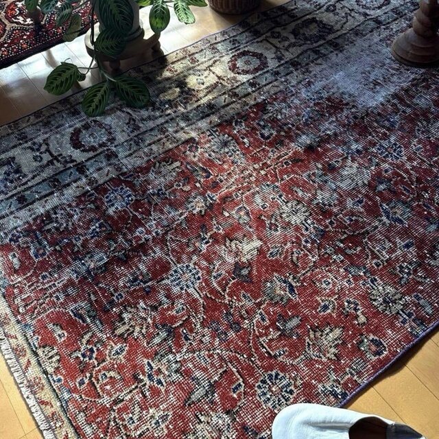 104×154 深みある赤色のボタニカル柄 擦れシャビー トルコヴィンテージ