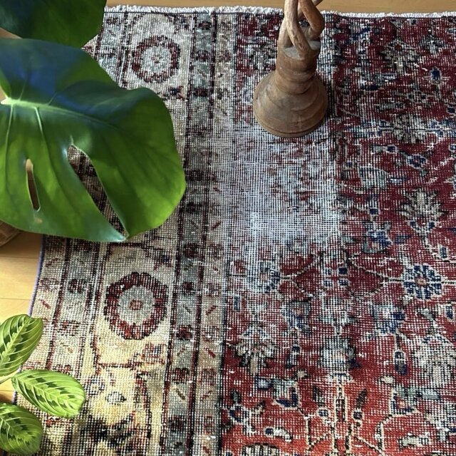 104×154 深みある赤色のボタニカル柄 擦れシャビー トルコヴィンテージ