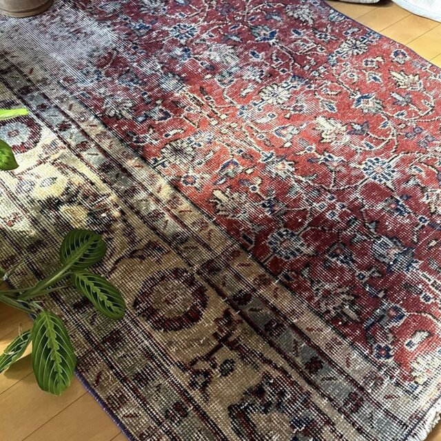 104×154 深みある赤色のボタニカル柄 擦れシャビー トルコヴィンテージ