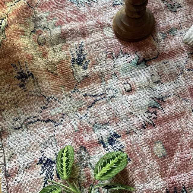 113×123レアな正方形 くすみピンクボタニカル トルコヴィンテージラグ