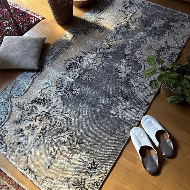 92×180-184グレイカーキ ボタニカル柄 トルコヴィンテージラグ | iichi