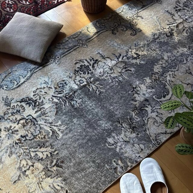 92×180-184グレイカーキ ボタニカル柄 トルコヴィンテージラグ | iichi