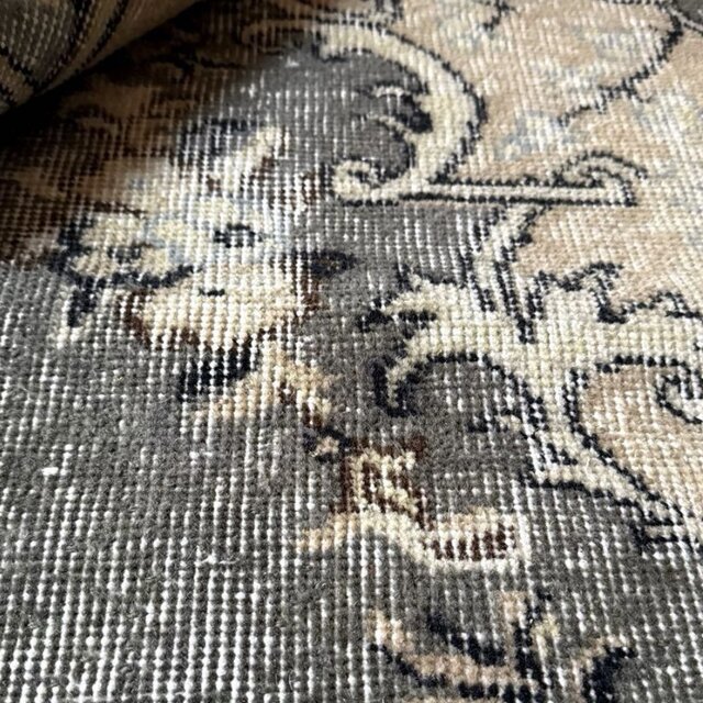 92×180-184グレイカーキ ボタニカル柄 トルコヴィンテージラグ | iichi