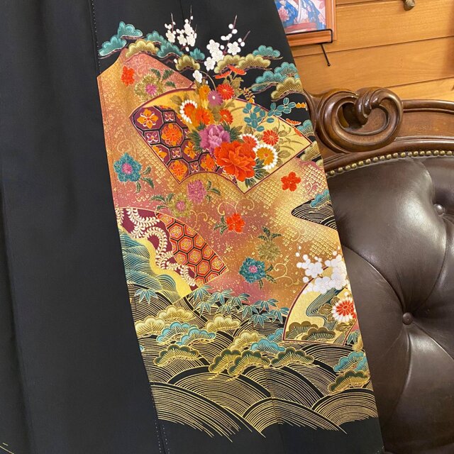 黒留袖 着物 リメイク セミロング ワンピース ドレス 和洋折衷 洗える 化繊 ハンドメイド レトロ 古着 黄金の扇と吉祥文様 TKW-89 黒留袖 着物 リメイク セミロング ワンピース ドレス 和洋折衷 洗える