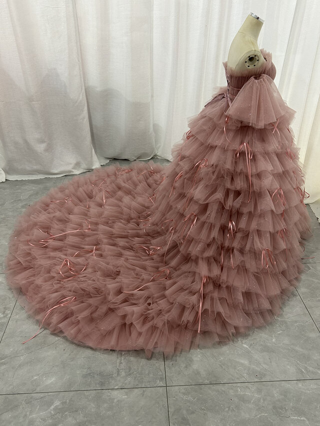 実例写真！カラードレス ピンク ベアトップ キラキラチュール 柔らかく