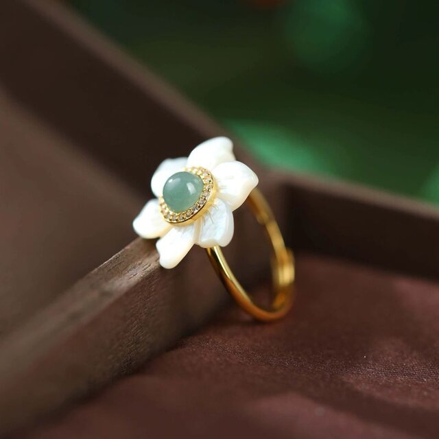 水仙の花のリング - 自然の美しさをそのまま指先に R445 | iichi 日々