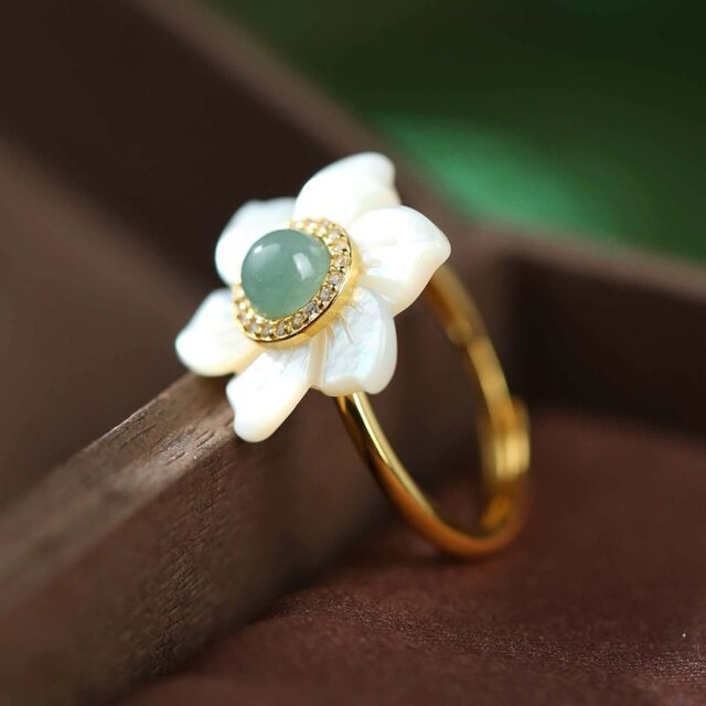 水仙の花のリング - 自然の美しさをそのまま指先に R445 | iichi 日々