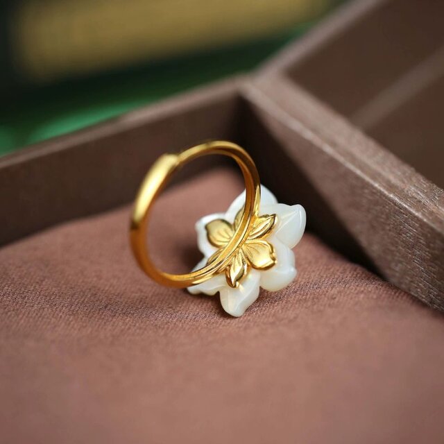 水仙の花のリング - 自然の美しさをそのまま指先に R445 | iichi 日々 