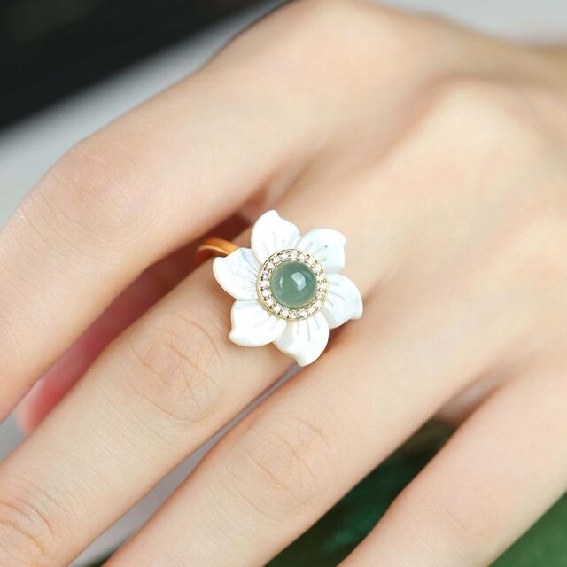 水仙の花のリング - 自然の美しさをそのまま指先に R445 | iichi 日々