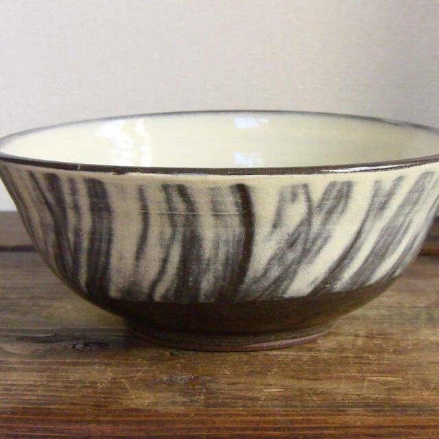 藁描きの鉢 | iichi 日々の暮らしを心地よくするハンドメイドや