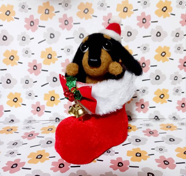 羊毛フェルト　トイプードル　クリスマス クリスマス羊毛フェルトダックスフントぬいぐるみ | iichi 日々の