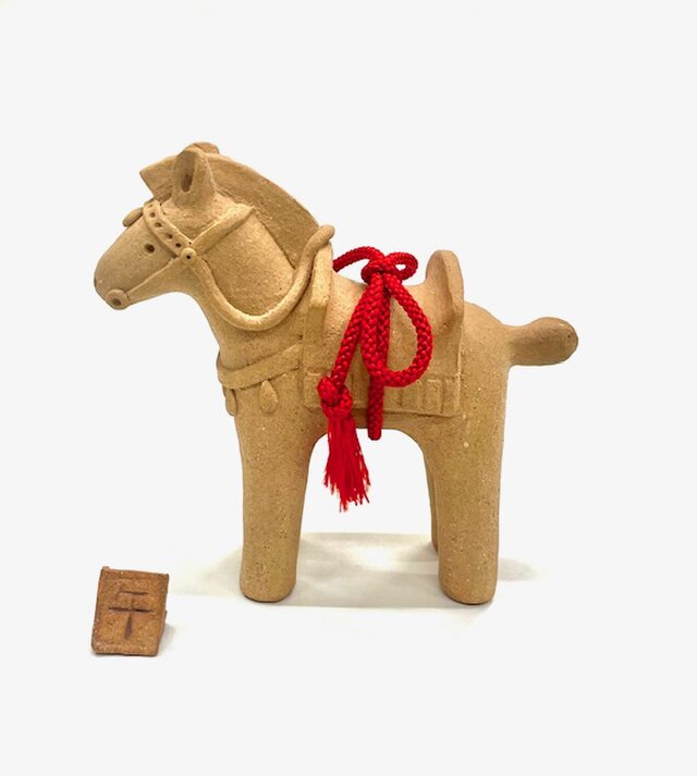 埴輪土偶馬　ワイヤー義足工芸品 黒台座ビンテージ 埴輪土偶馬 ワイヤー義足工芸品 黒台座ビンテージ