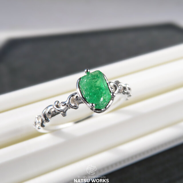 YG WGグリーンガーネットイタリアンリング　透かしレース定価1474000円 グリーン ガーネット リング / Mint Green Garnet Ring | iichi 日々の