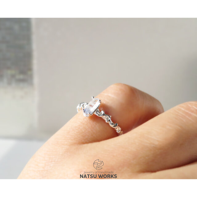 デュモルチェライト in クォーツ リング / Dumortierite in Quartz