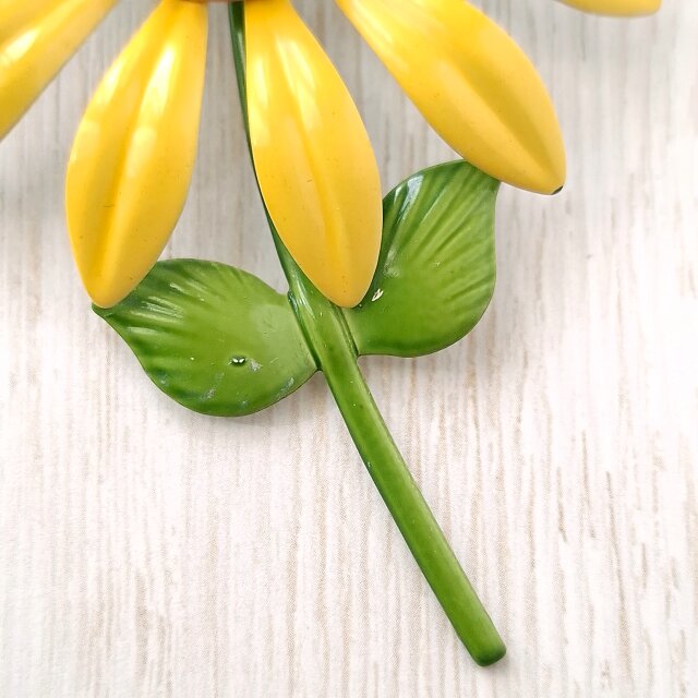 yellow orange enamel flower ヴィンテージブローチ | iichi 日々の
