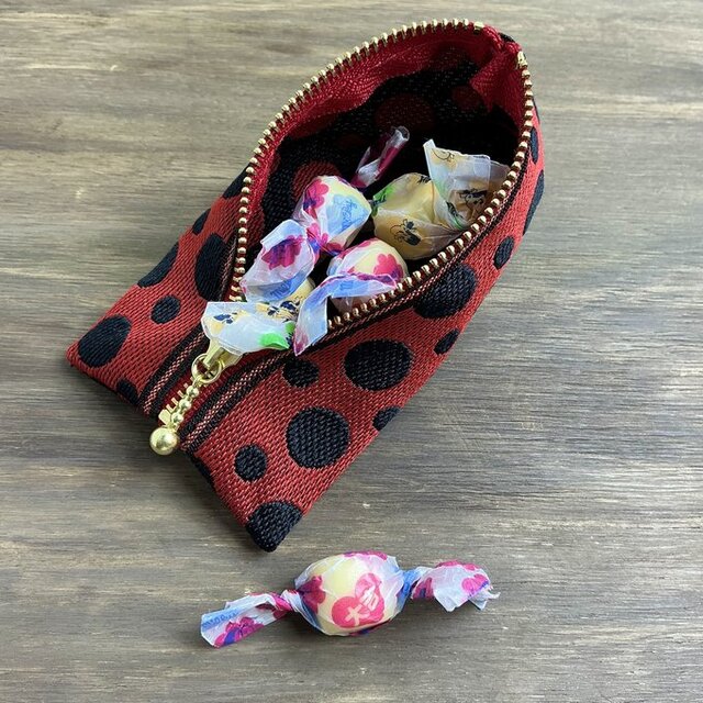 草間弥生風？】 畳縁 テトラ型 ミニポーチ 小銭入れ 水玉 ドット 赤 黒