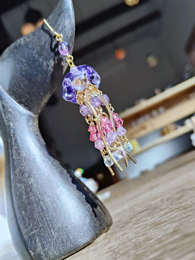 moisさま　アンティークのお花　片耳ピアス 花しゃらくらげ 片耳ピアス | iichi 日々の暮らしを心地よくする