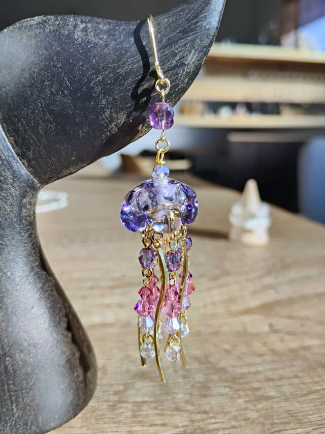 moisさま　アンティークのお花　片耳ピアス 花しゃらくらげ 片耳ピアス | iichi 日々の暮らしを心地よくする