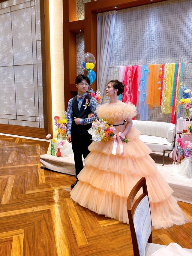 実例写真！可愛い カラードレス オレンジ 取り外しオフショルダー