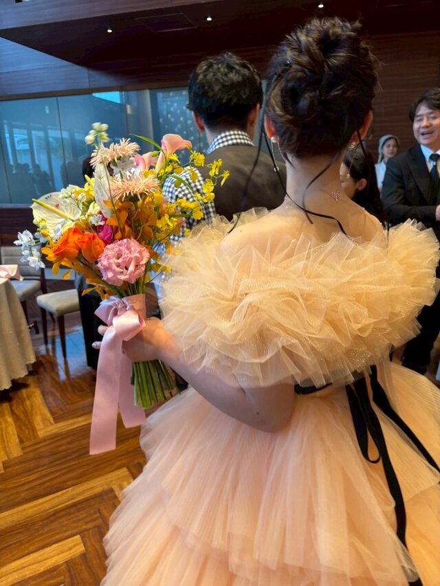 実例写真！可愛い カラードレス オレンジ 取り外しオフショルダー