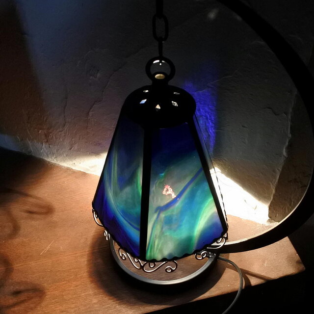 1点物！早い者勝ち！「オーロラの夜」 ステンドグラス 吊り下げランプ