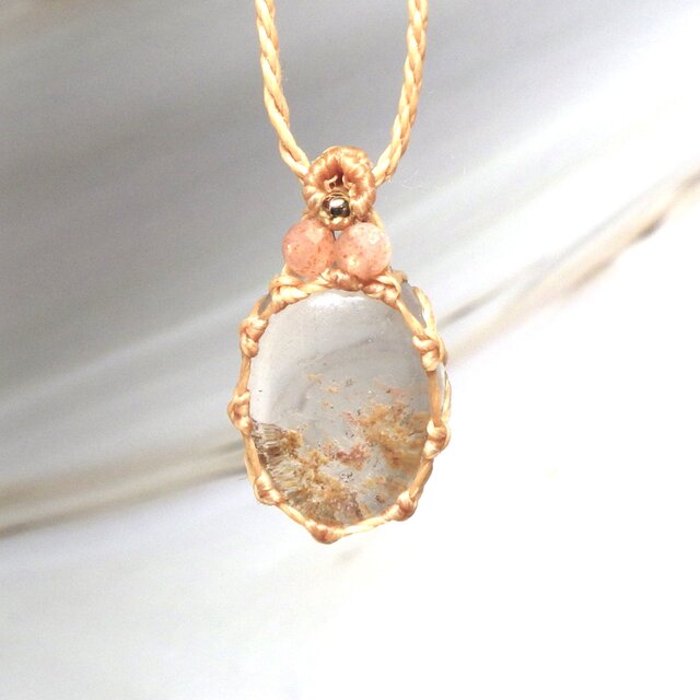 ナチュラルガーデンクォーツのペンダントネックレス・サンストーン