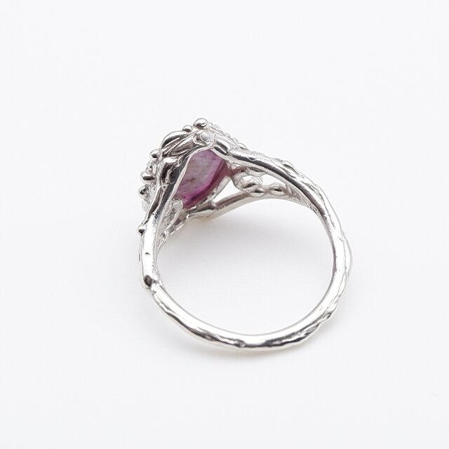 ルビーのデザインリング 11号 ～落ち着いた大人の輝き～ 天然石