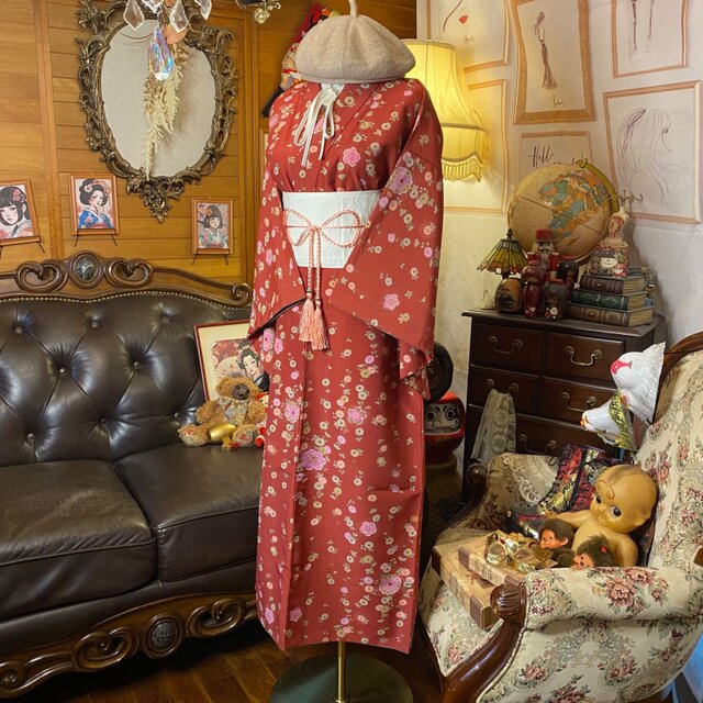 着物リメイク ワンピース ドレス ロング 洗える 化繊 帯サッシュベルト 和洋折衷 レトロ 古着 ハンドメイド 赤紅色に舞う四季の彩り KW-1197 着物リメイク ワンピース ドレス ロング 洗える 化繊 帯サッシュベルト