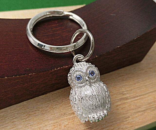 フクロウのキーホルダー』シルバー製/天然タンザナイト入り 【あなたの