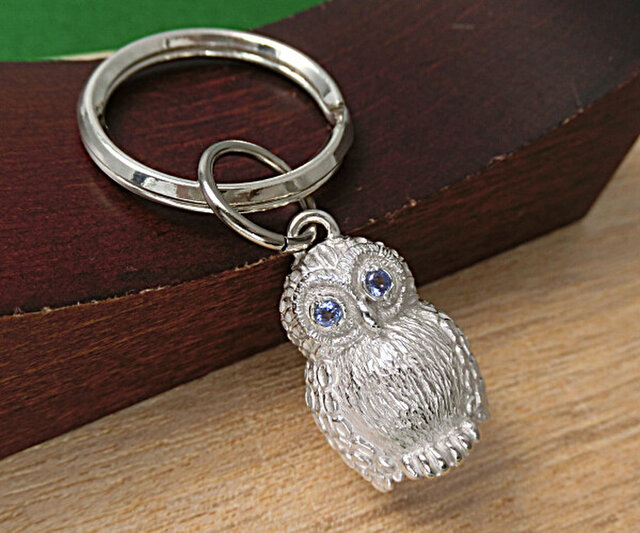 フクロウのキーホルダー』シルバー製/天然タンザナイト入り 【あなたの