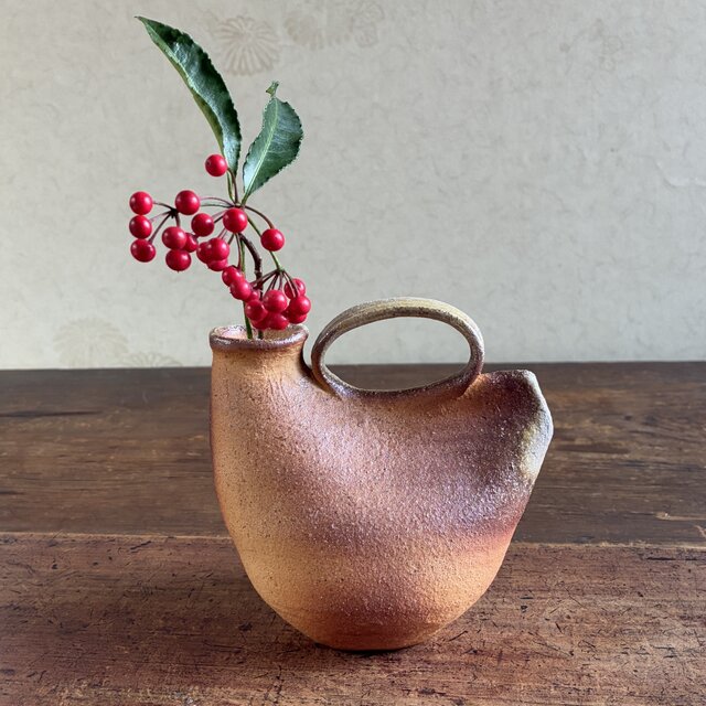 穴窯焼成 焼締の花入れ｜古信楽白土｜一輪挿し・一点物 | iichi 日々の