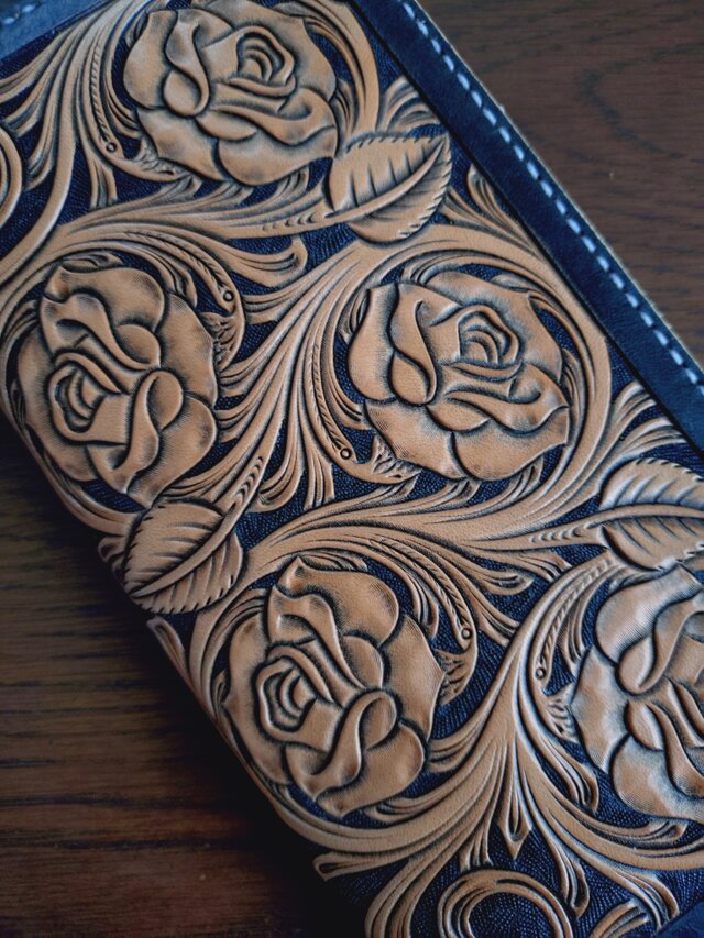 薔薇のお財布 レザーカービング ラウンドファスナーウォレット | iichi