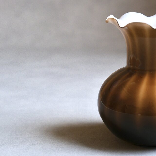 ドイツ製 / ヴィンテージ / ガラス花瓶 / ブラウン | iichi 日々の