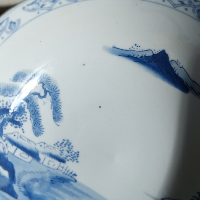 素朴な風景図◇縁はオリエンタルな文様。瀬戸焼 時代染付印判大鉢 碗