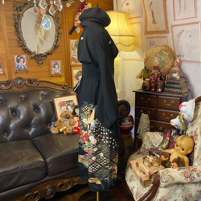 黒留袖 単衣着物 リメイク ワンピース ドレス ロング和洋折衷 洗える 化繊 ハンドメイド レトロ 古着 優雅な金鶴と溢れ出す色彩豊かな菊や牡丹 TKW-103 黒留袖 単衣着物 リメイク ワンピース ドレス ロング 和洋折衷 洗える