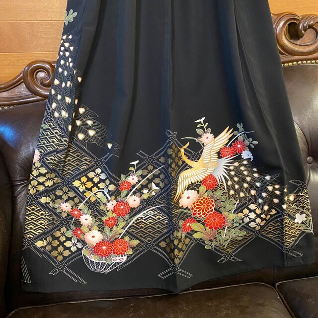 黒留袖 単衣着物 リメイク ワンピース ドレス ロング和洋折衷 洗える 化繊 ハンドメイド レトロ 古着 優雅な金鶴と溢れ出す色彩豊かな菊や牡丹 TKW-103 和洋折衷 黒留袖 着物 リメイク ロング ワンピース ドレス 洗える 化繊