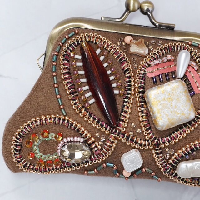 ビーズ刺繍の小さながま口 No.16｜キャメル｜ウール素材｜マチなし