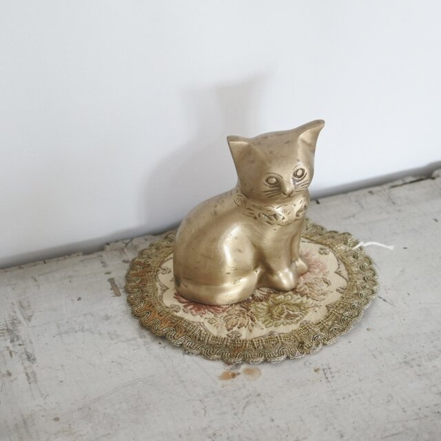 古い大きな真鍮の猫ちゃん | iichi 日々の暮らしを心地よくする