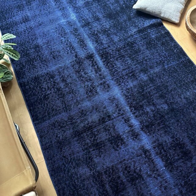 112.5×209藍色オーバーダイ ワンカラーラグ トルコヴィンテージラグ