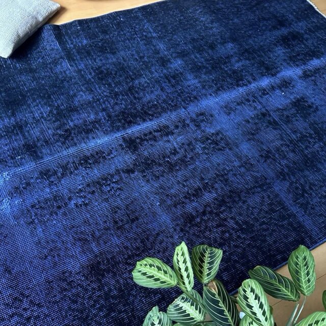 112.5×209藍色オーバーダイ ワンカラーラグ トルコヴィンテージラグ